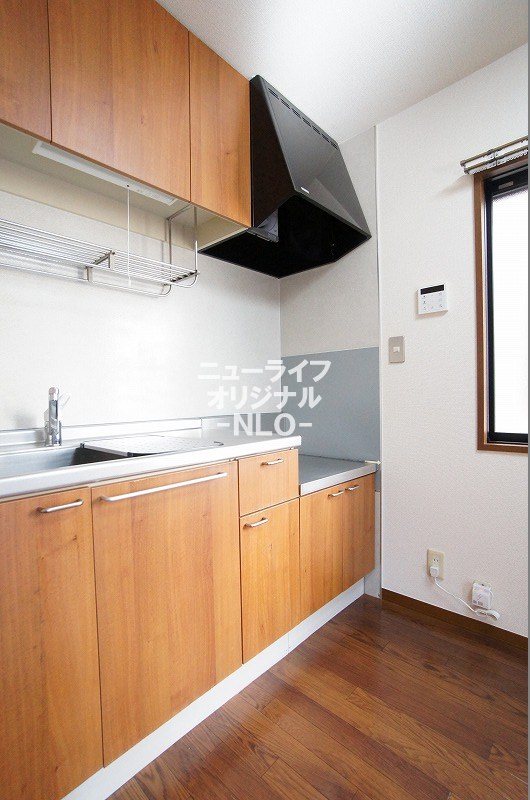 キッチン　上下に収納が充実しているのでお料理も捗ります☆