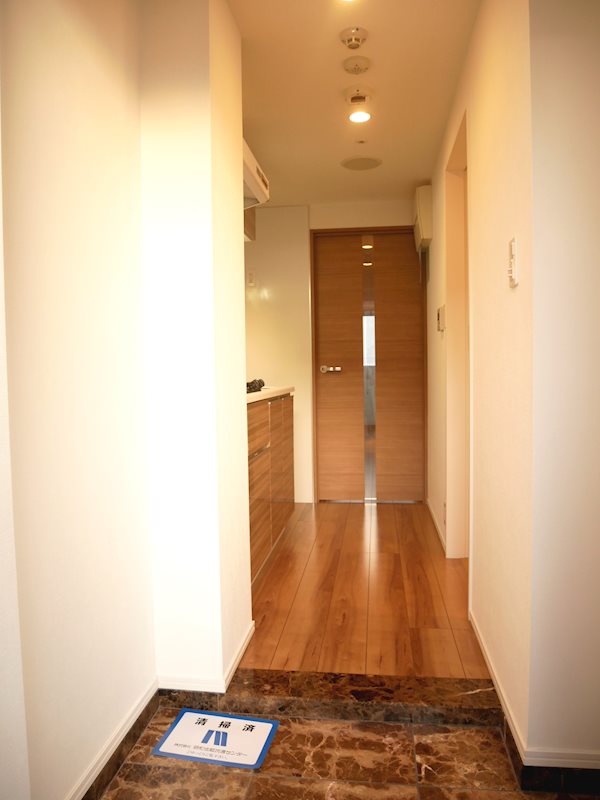 玄関　収納もある玄関です