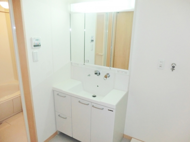 洗面設備　独立洗面化粧台付き☆