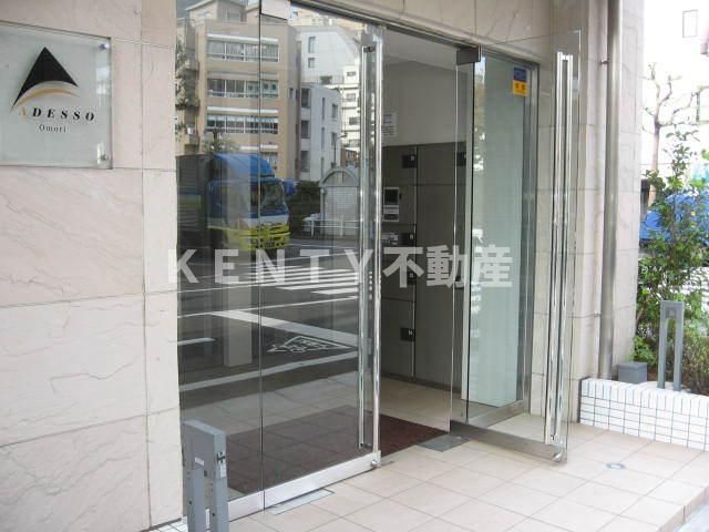 エントランス　ゆとりのあるエントランスです