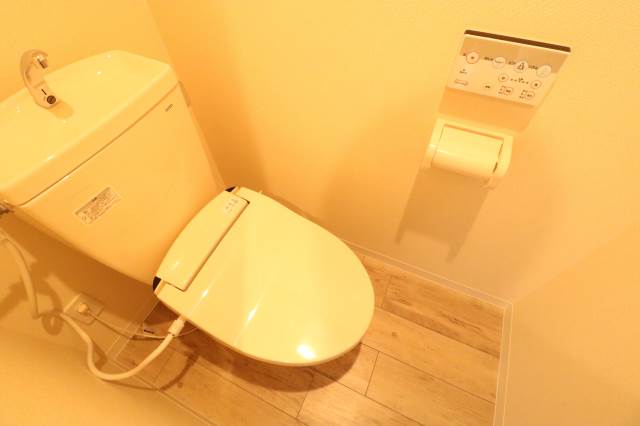 トイレ　トイレ、ウォシュレット付き！