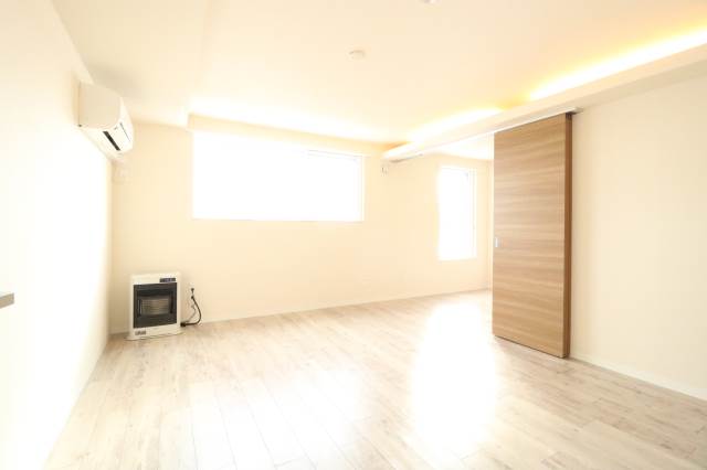 居室・リビング　広々明るいリビング！