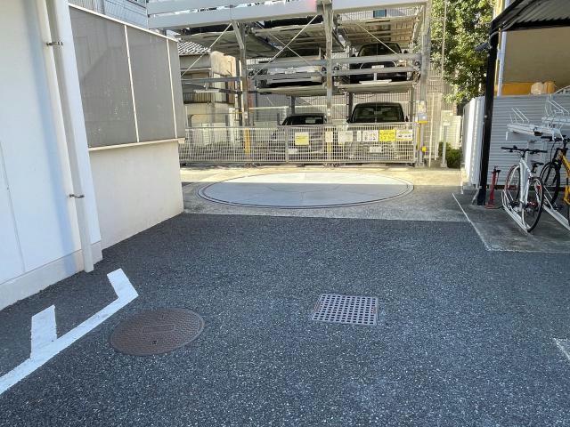 駐車場　駐車場