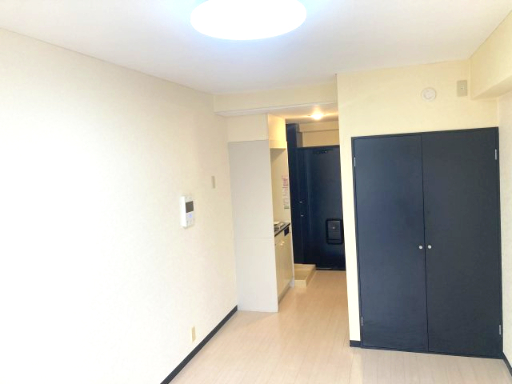 居室・リビング　※写真は別室です