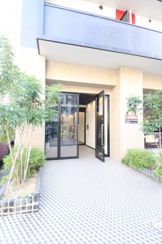 エントランス　ゆとりのあるエントランスです