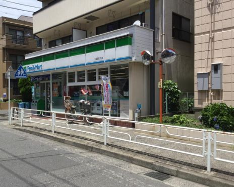 コンビニ　ファミリーマート 川崎坂戸店（コンビニ）まで153m