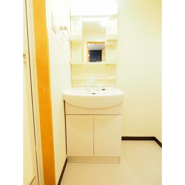 洗面設備　シャワー付き洗面台