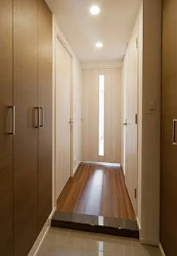 玄関　※別部屋の参考写真です。