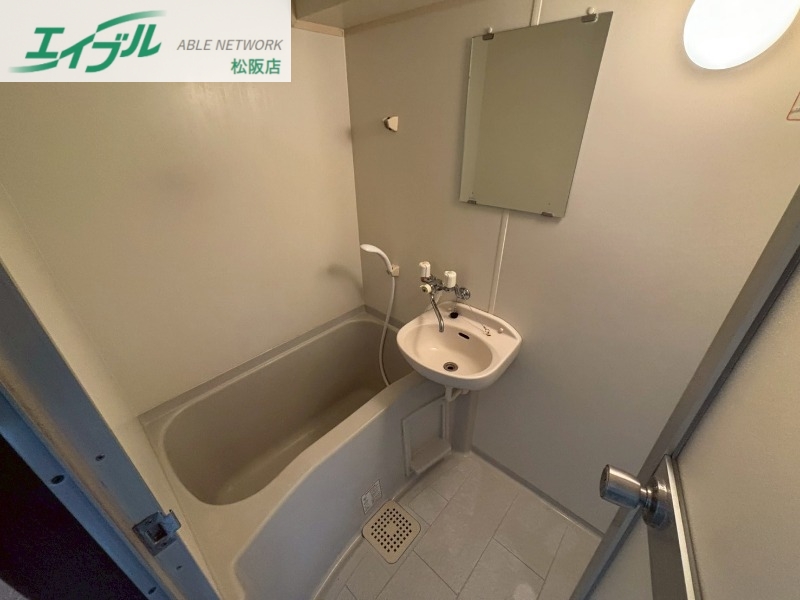 バス・シャワールーム　同型参考写真