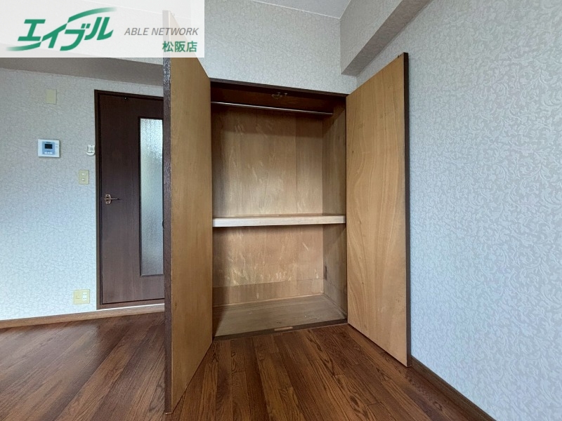 収納　同型参考写真