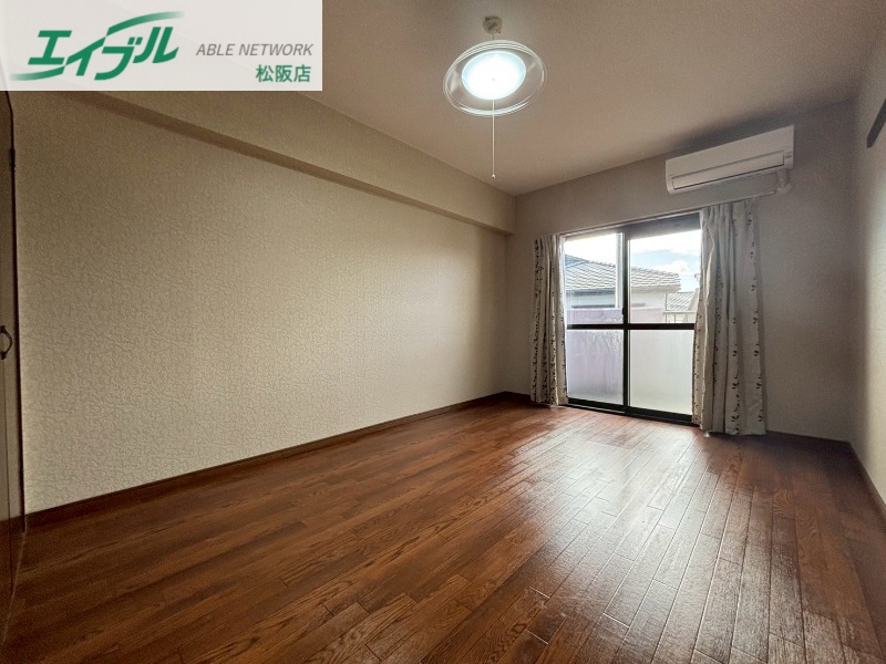 居室・リビング　同型参考写真