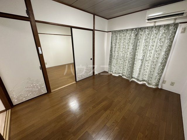 カトレヤハイツの居間写真