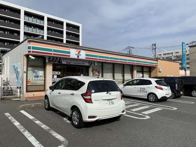 コンビニ　セブンイレブン（コンビニ）まで92m