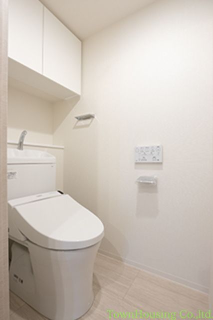 トイレ　※写真は同タイプ住戸です。