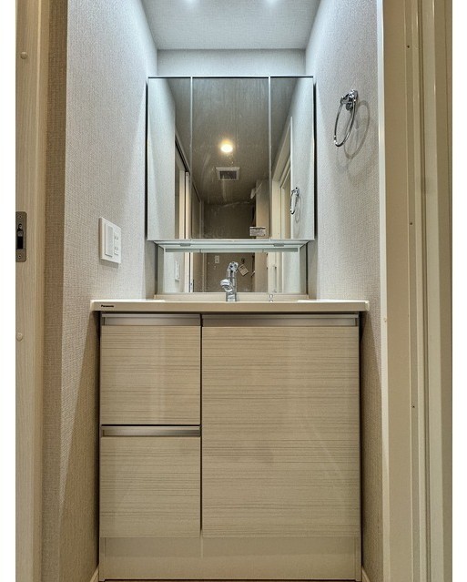 洗面設備　身支度に便利な洗面台！