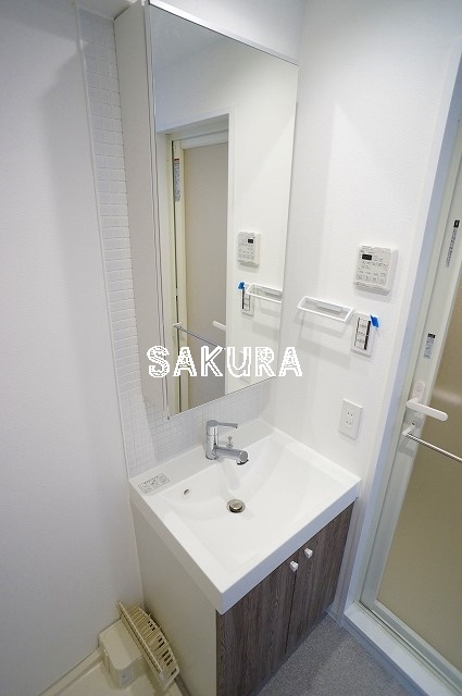 洗面設備　身支度に欠かせない独立洗面台♪