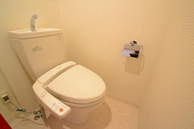 トイレ　ウォシュレット完備です