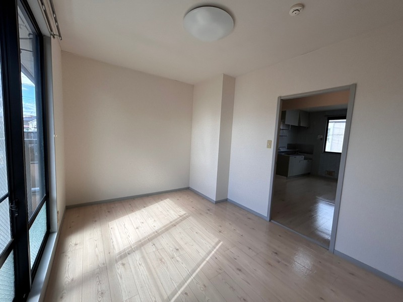 居室・リビング　反転別部屋参考写真