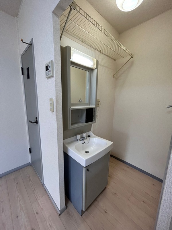 洗面設備　反転別部屋参考写真