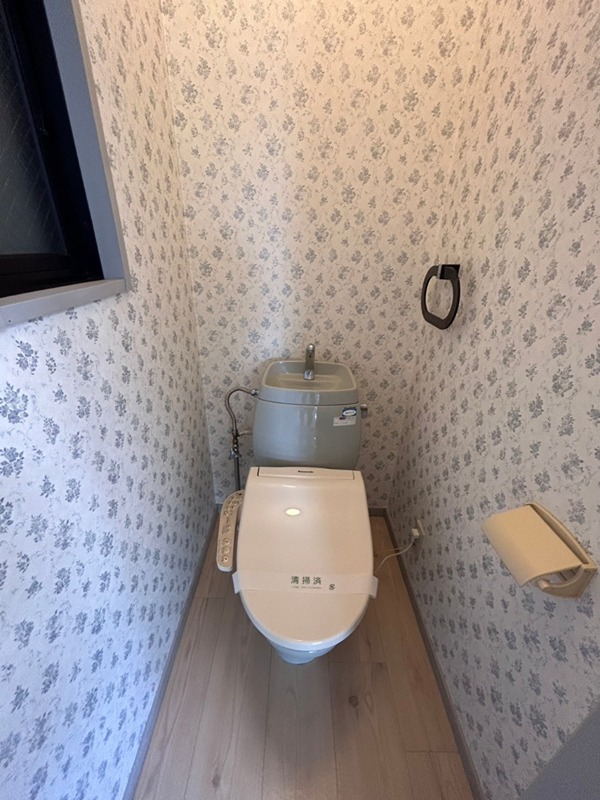 トイレ　反転別部屋参考写真