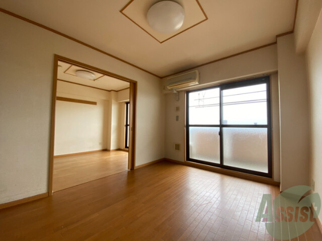 居室・リビング　１０．８帖のリビングです。広々としていますね。