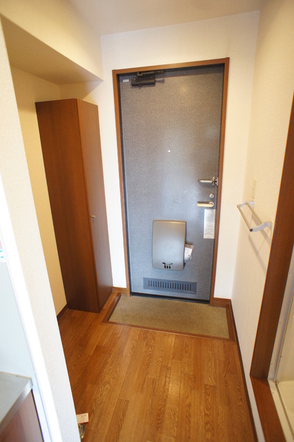 玄関　大きなシューズボックスです♪棚も自由に調節できるのでブーツ等