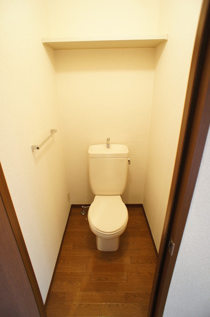 トイレ　風呂トイレ別で毎日快適清潔です♪