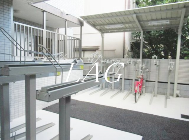 その他共有部分　駐輪場になります。