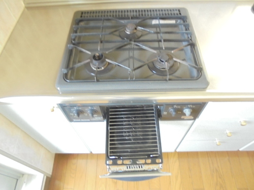 その他設備　3口ガスコンロ　※前回募集時2018年4月の写真