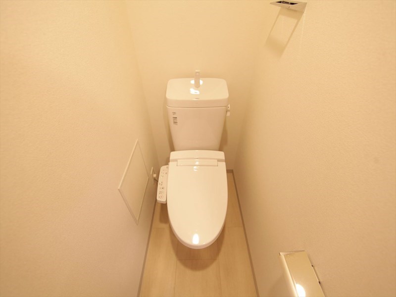 トイレ　温水洗浄暖房便座付トイレ