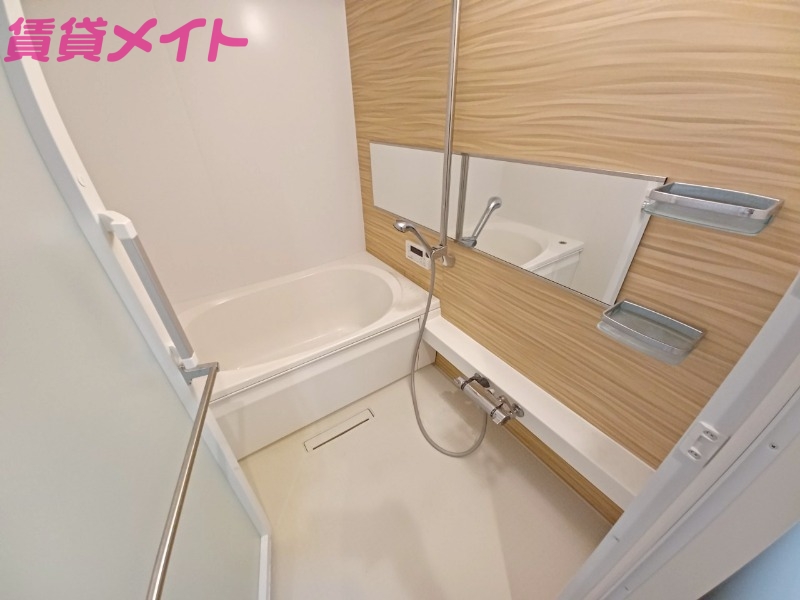 バス・シャワールーム　同型参考写真