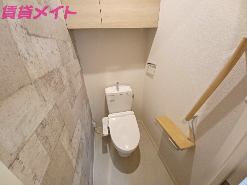 トイレ　同型参考写真