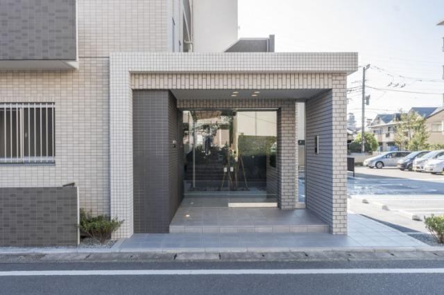 エントランス　オートロック完備