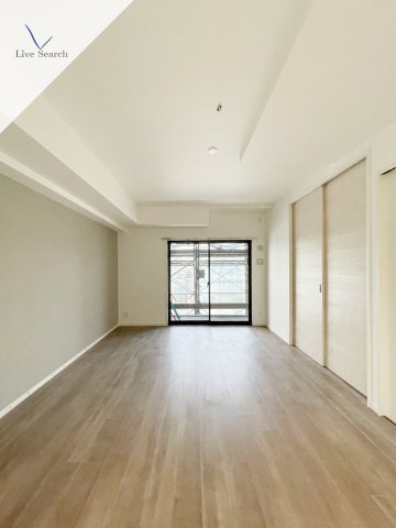 居室・リビング　こちらの居間で趣味の時間をお楽しみください