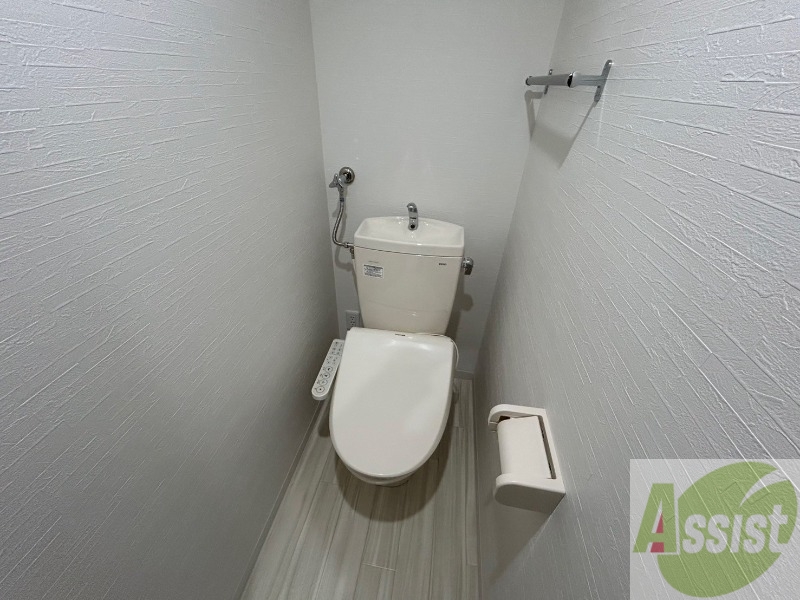 トイレ　シャワートイレになっているので快適です！