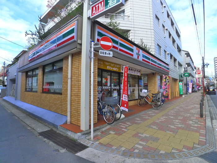コンビニ　セブンイレブン（コンビニ）まで82m