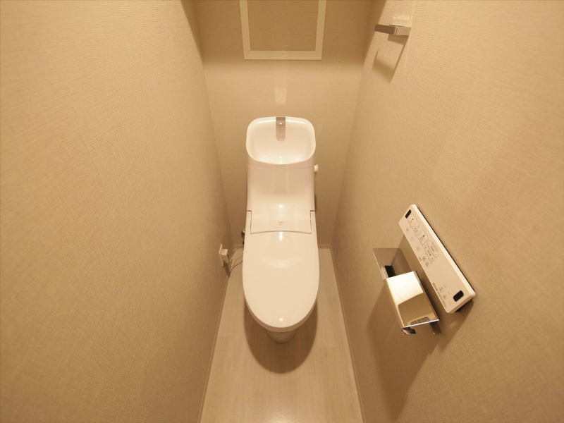トイレ　温水洗浄暖房便座付トイレ