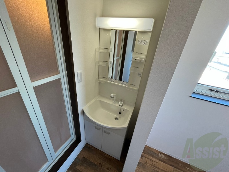 洗面設備　こちらに洗面台があります。朝の洗顔はこちらで。