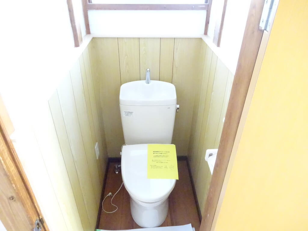 トイレ　暖房便座付トイレです。