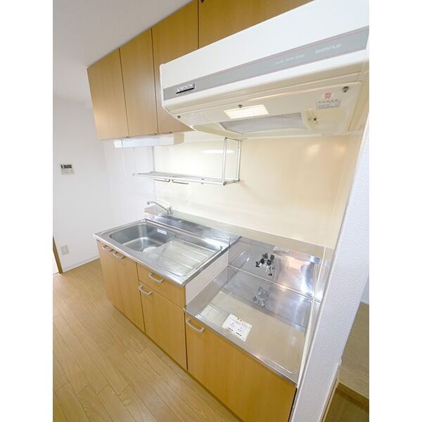 キッチン　※401号室の反転写真です