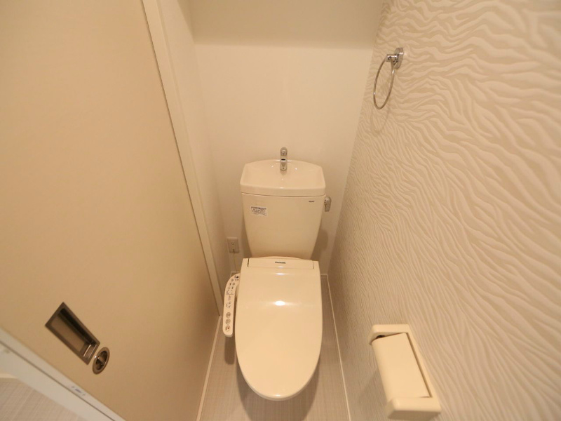 トイレ　温水洗浄暖房便座付トイレ