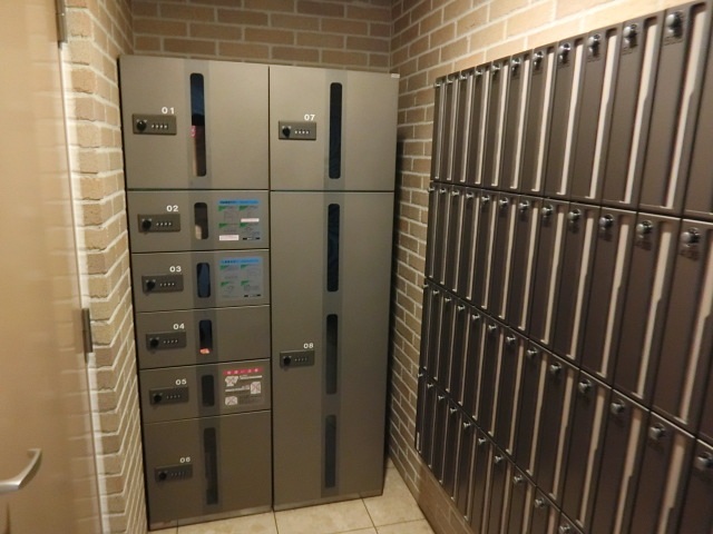 ロビー　宅配BOX