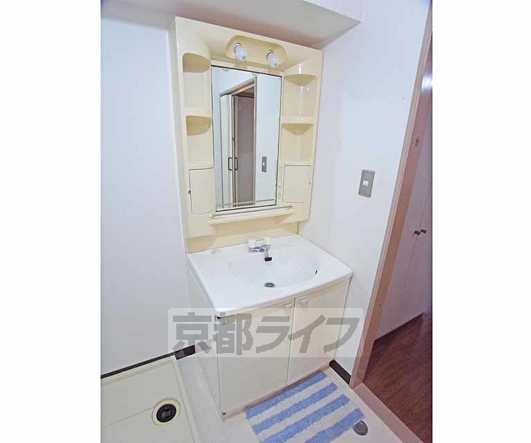 洗面設備　嬉しい独立洗面台