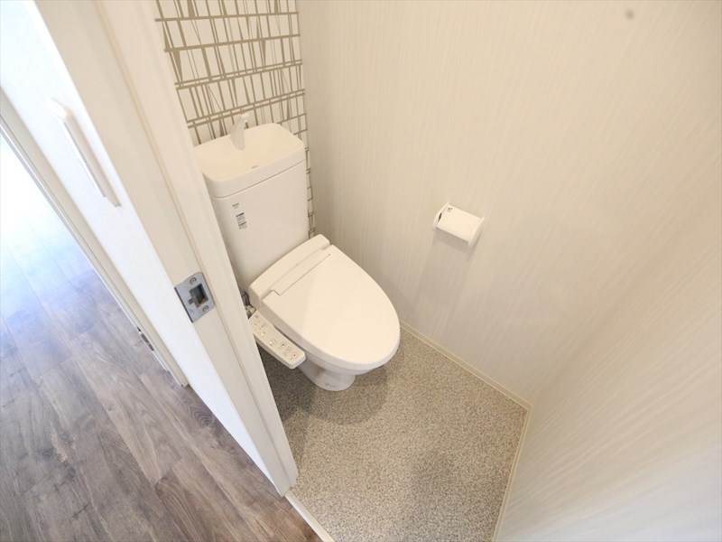 トイレ　温水洗浄暖房便座付トイレ