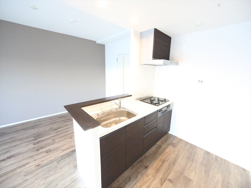 キッチン　システムキッチン（ガス3口コンログリル付）カウンターキッチン