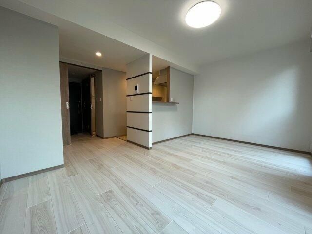 居室・リビング　参考画像　別住戸の写真です。