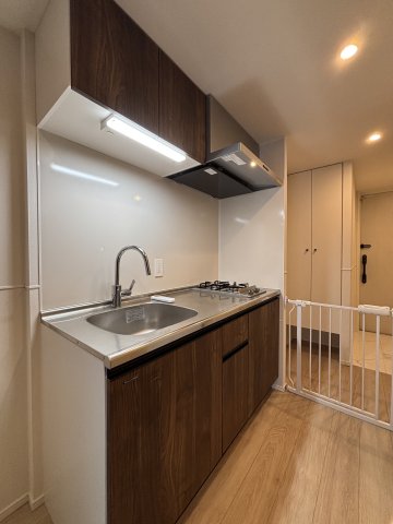 キッチン　コンパクトなキッチンで掃除もラクラク