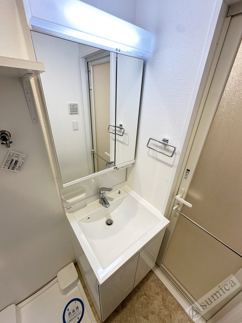 洗面設備　シャンプードレッサー付き・朝シャンもこちらで♪♪