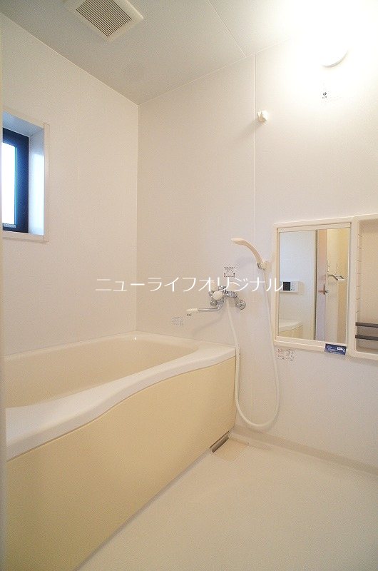 バス・シャワールーム　一日の疲れを癒すバスルームは追い焚き機能付き☆