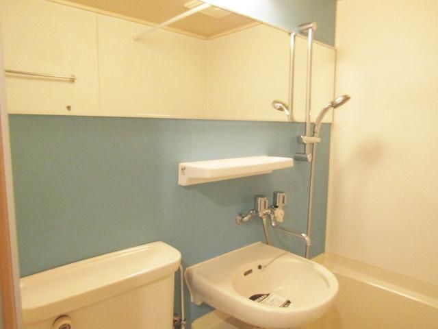 洗面設備　★大きい鏡付いています★